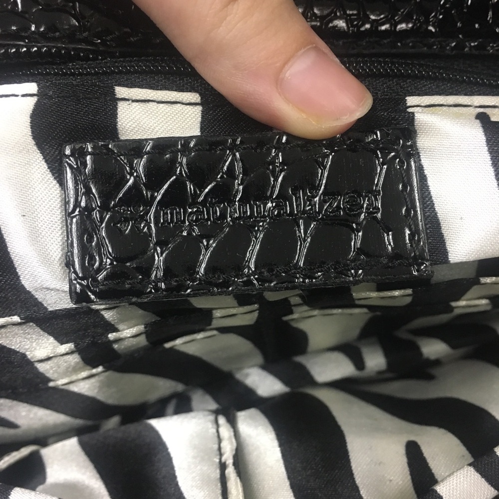 Black Women's Ruffled Shoulder Bag - Picture 4 of 4